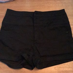 Black Highwaisted Shorts